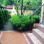 Guest Boutique בית הארחה 2*