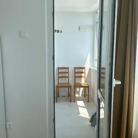瓦尔纳精品客房旅馆 招待所