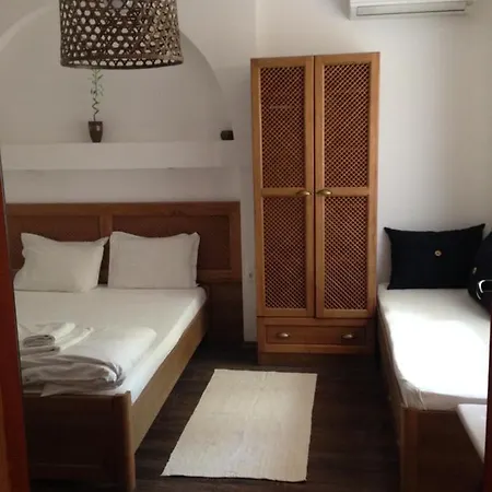 瓦尔纳精品客房旅馆