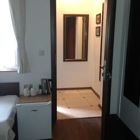 瓦尔纳精品客房旅馆 2*
